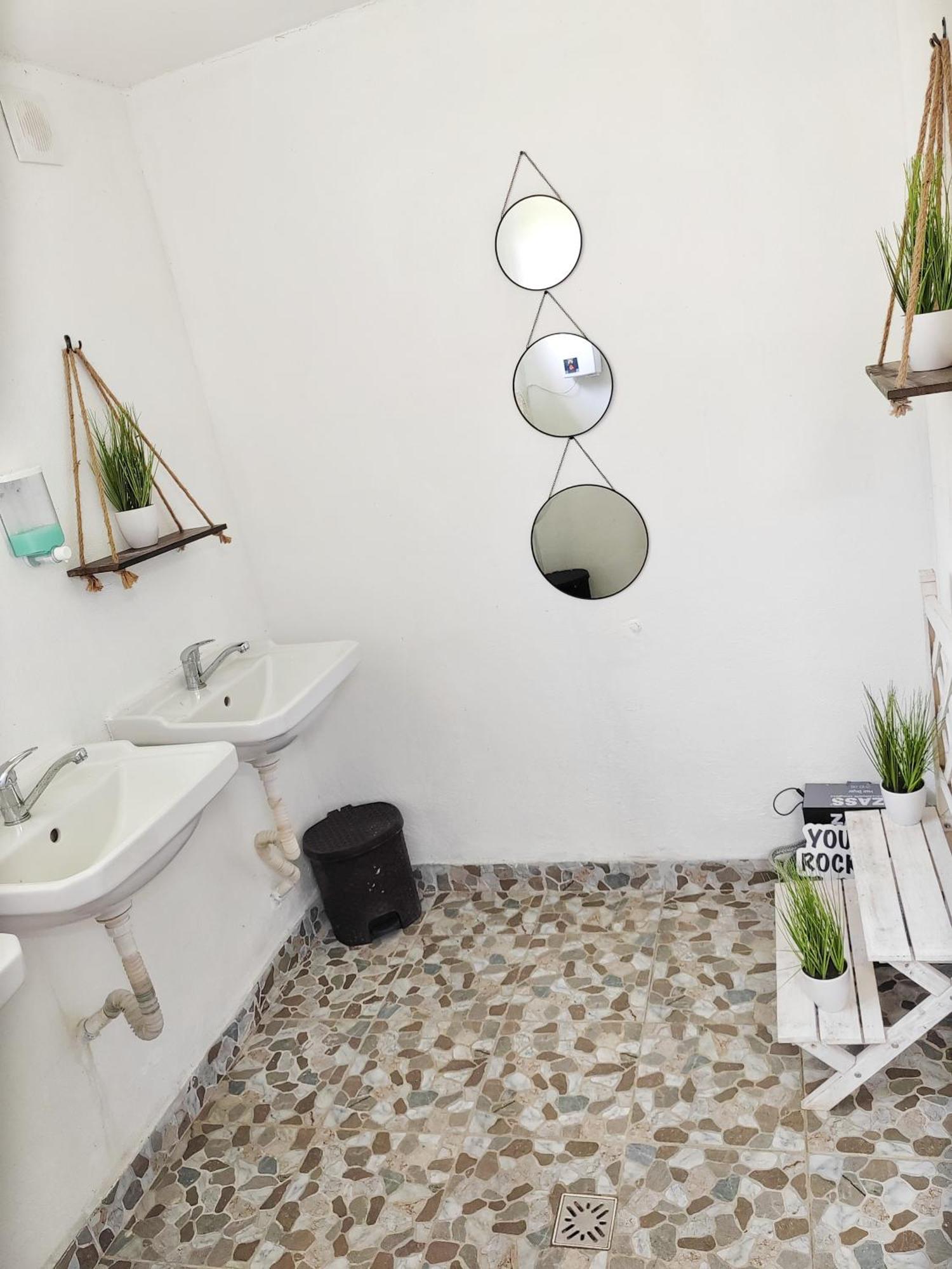 Luna Rock Glamping Brezoi - Blue Scai Экстерьер фото