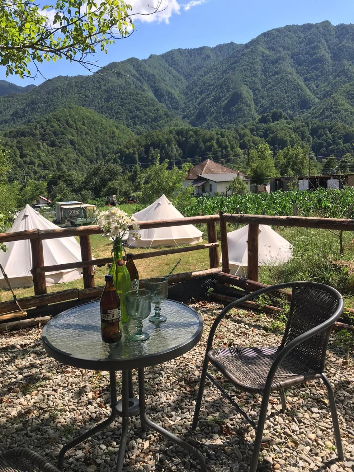 Отель Luna Rock Glamping Brezoi - Blue Scai Экстерьер фото